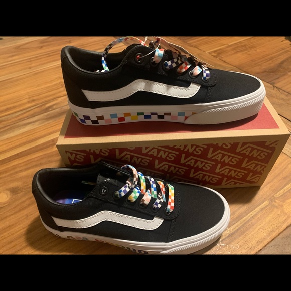 VANS WARD PRIDE RAINBOW 🌈 LACE WOMENS - Picture 4 of 7